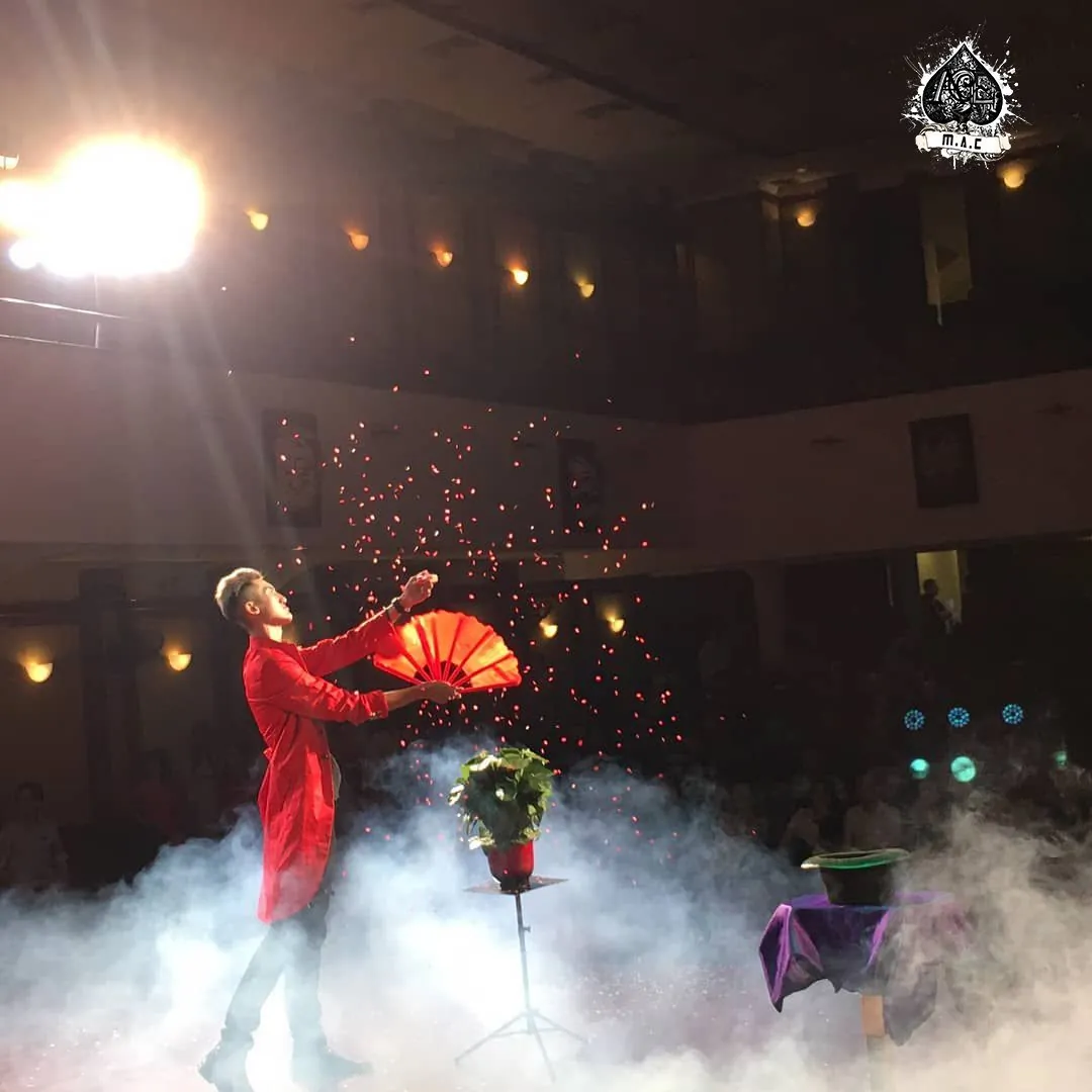 Biểu diễn Ảo thuật sân khấu