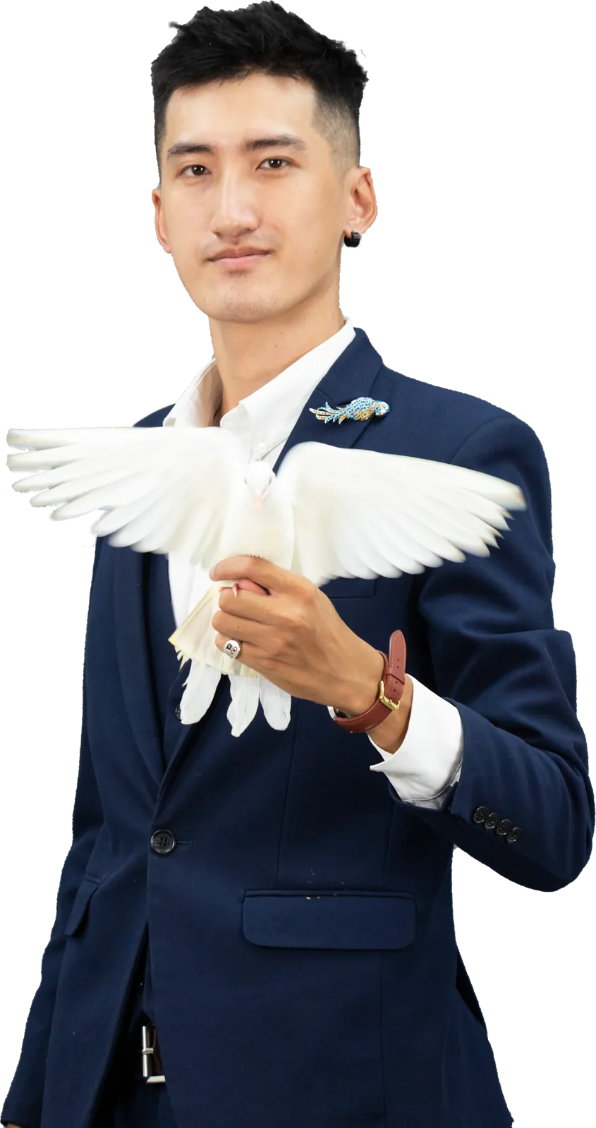 Ảo thuật gia Thế Trường với chim bồ câu trắng